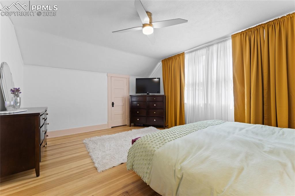 Image 21 of 33: Master bedroom upstairs