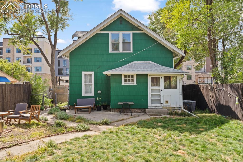 Image 32 of 33: Back of Structure