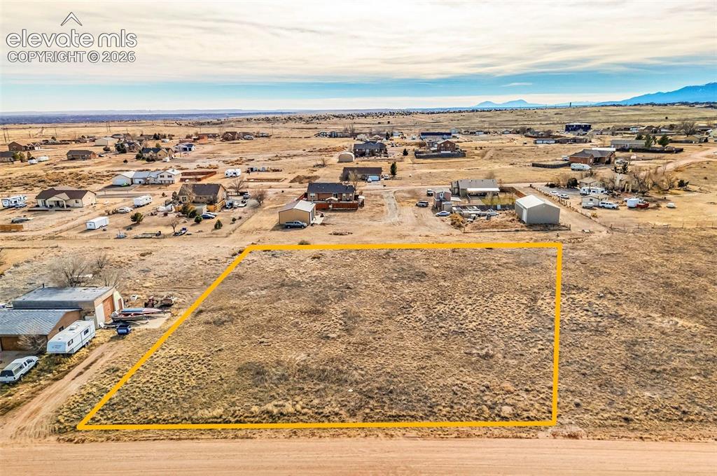 Image 9 of 10: Property Lines are approximate and not a survey