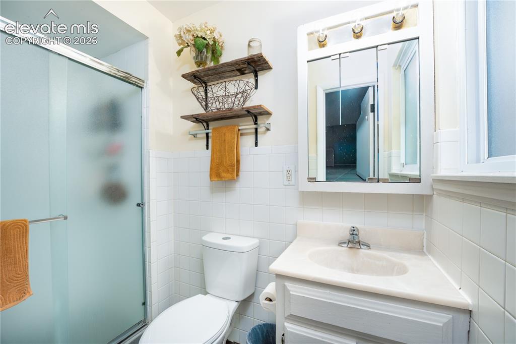 Image 14 of 35: Primary Bathroom