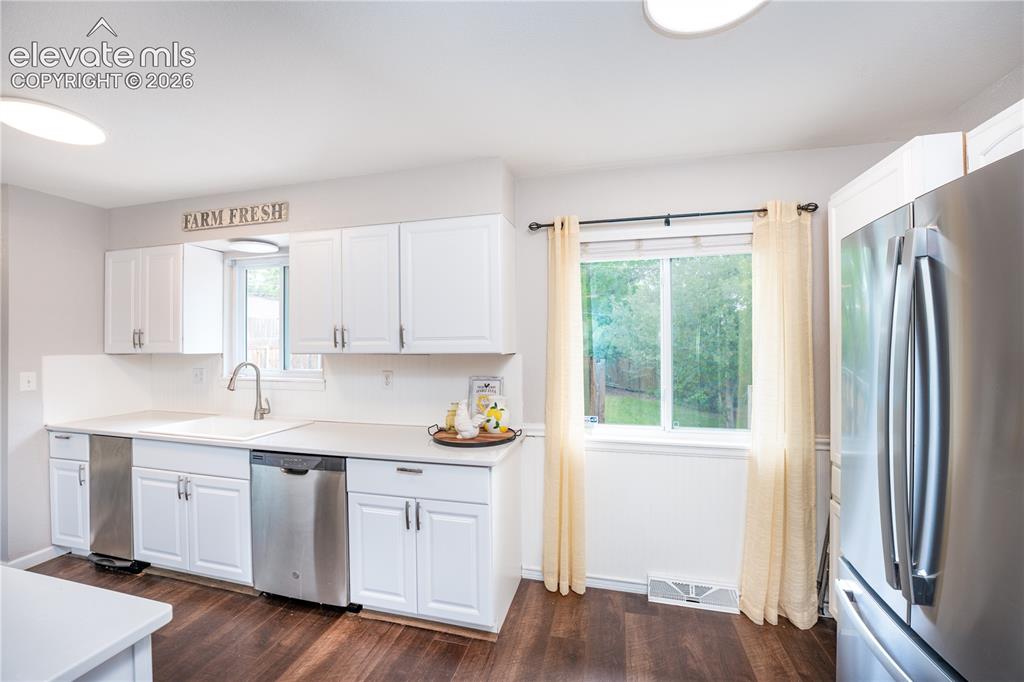 Image 6 of 35: Kitchen