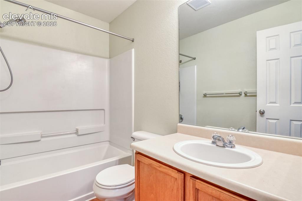Image 10 of 42: Bathroom