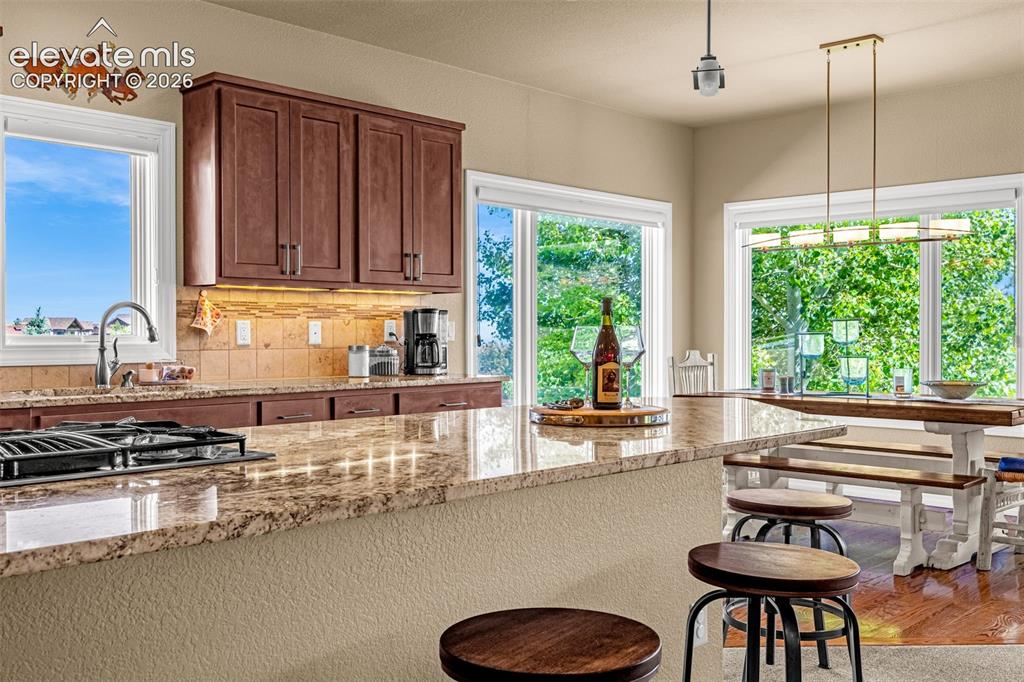 Image 12 of 50: Kitchen