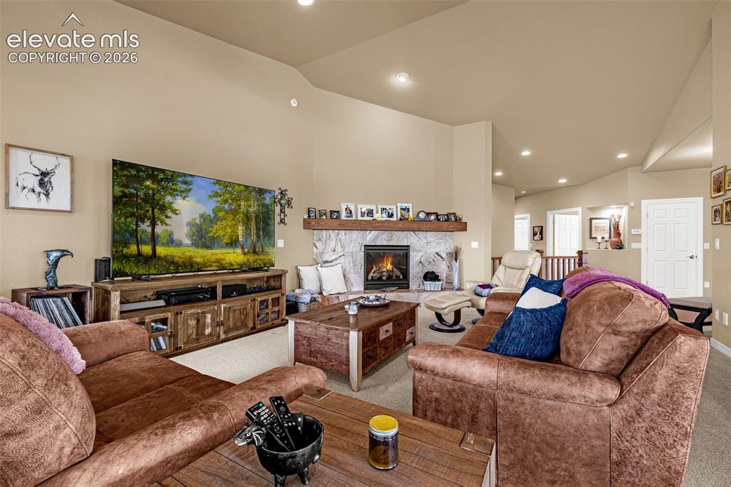 Image 18 of 50: Living Room