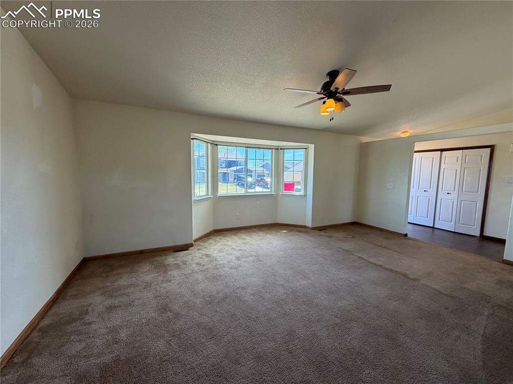 Image 5 of 30: Bedroom