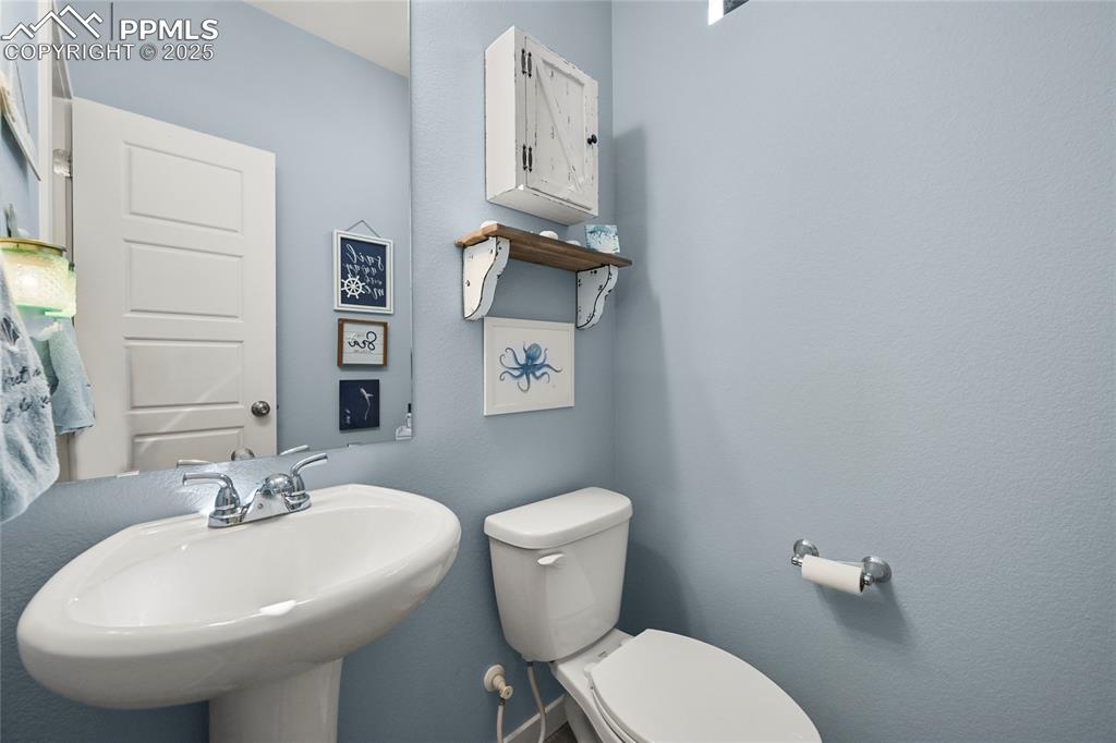 Image 13 of 39: Bathroom