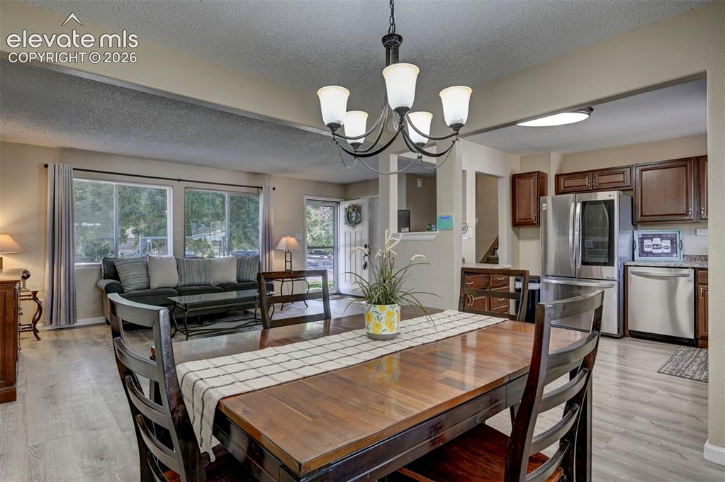 Image 11 of 48: Dining Area
