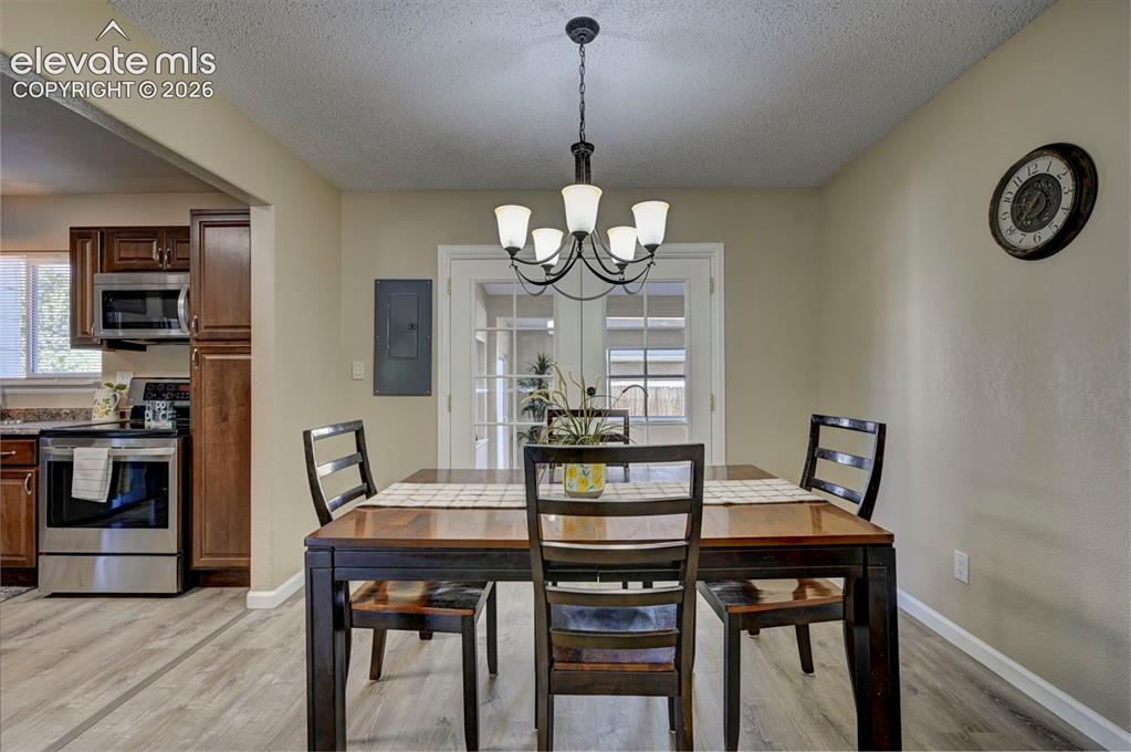 Image 12 of 48: Dining Area