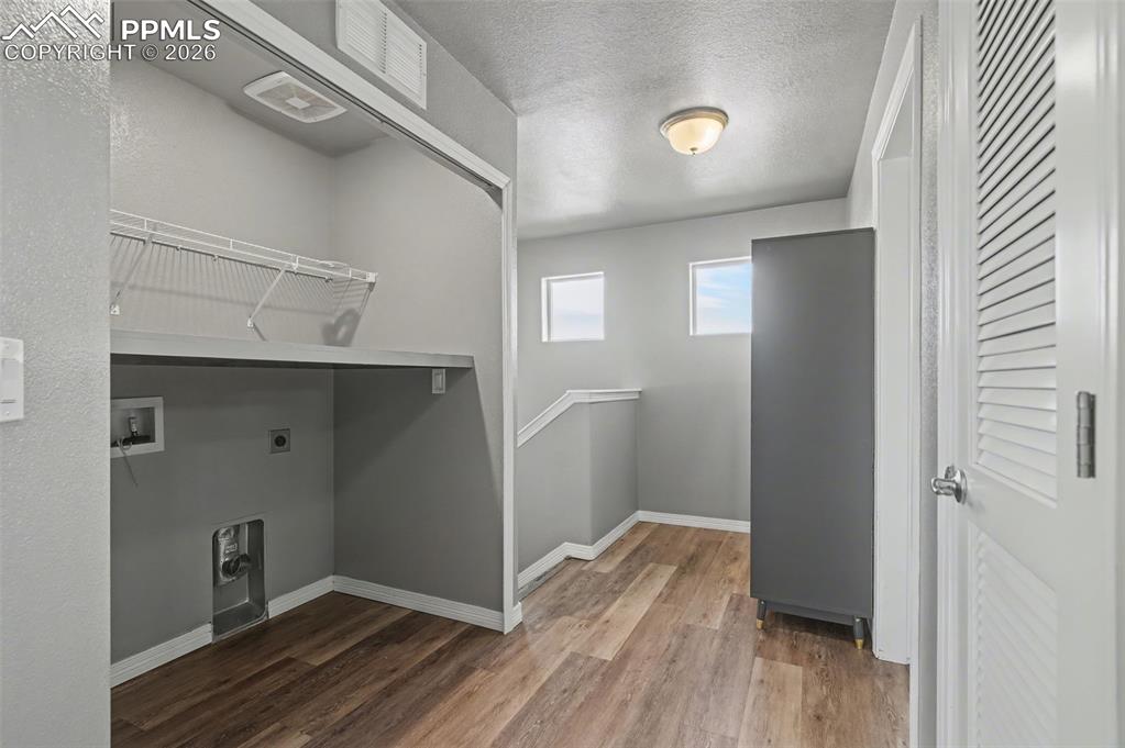 Image 31 of 43: Laundry