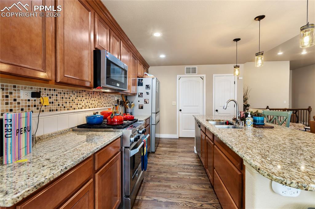 Image 11 of 42: Kitchen