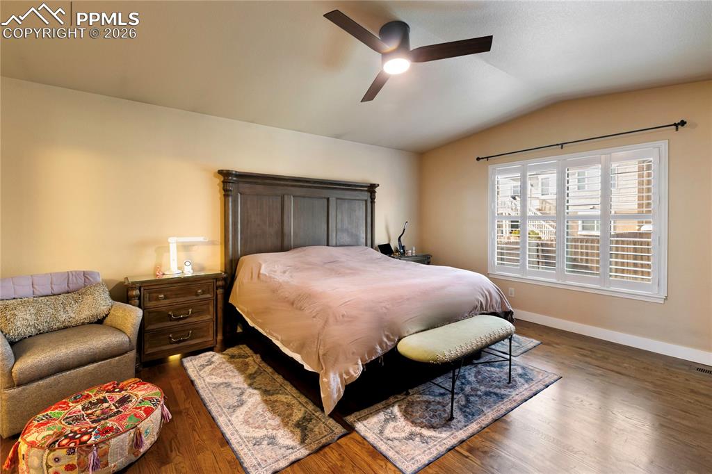 Image 17 of 42: marter bedroom