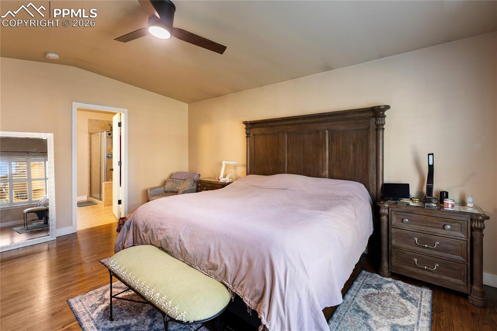 Image 18 of 42: Master