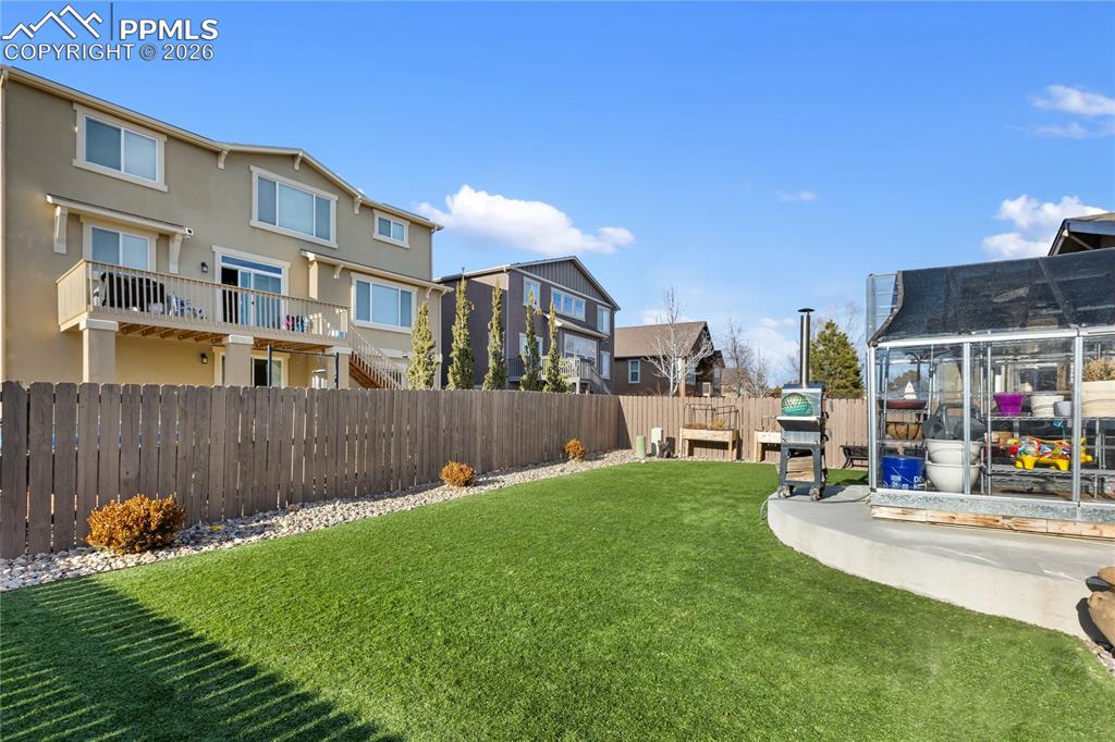 Image 40 of 42: Back yard