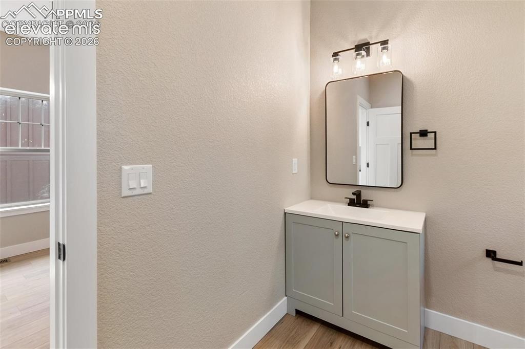 Image 12 of 17: Bathroom