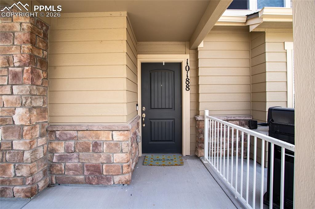 Image 40 of 47: Entry