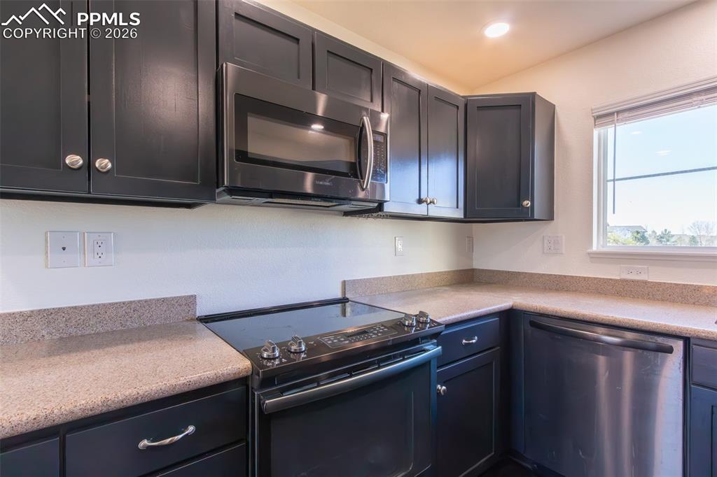 Image 11 of 38: Kitchen