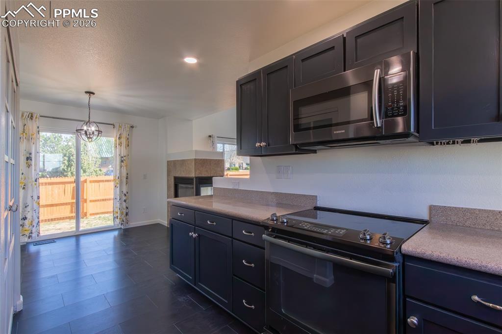 Image 14 of 38: Kitchen