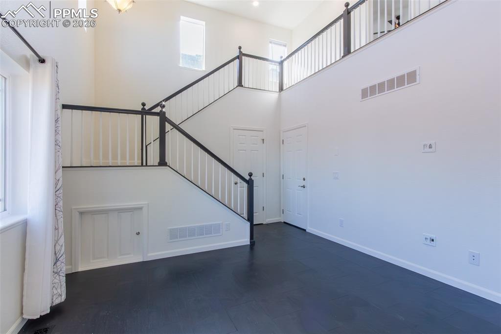 Image 16 of 38: Family Room