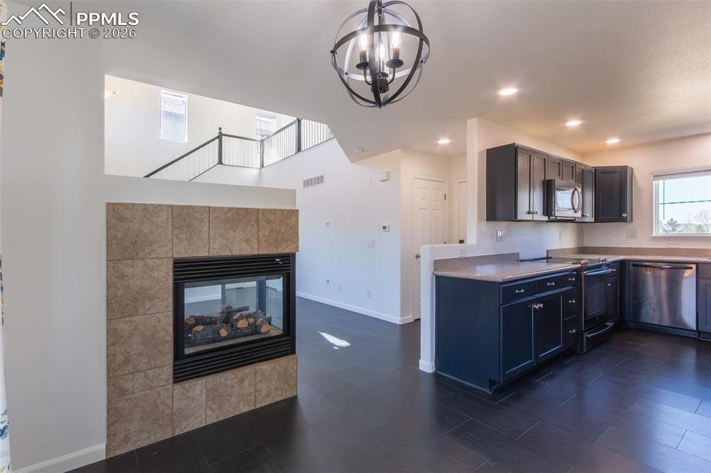 Image 7 of 38: Dining Area