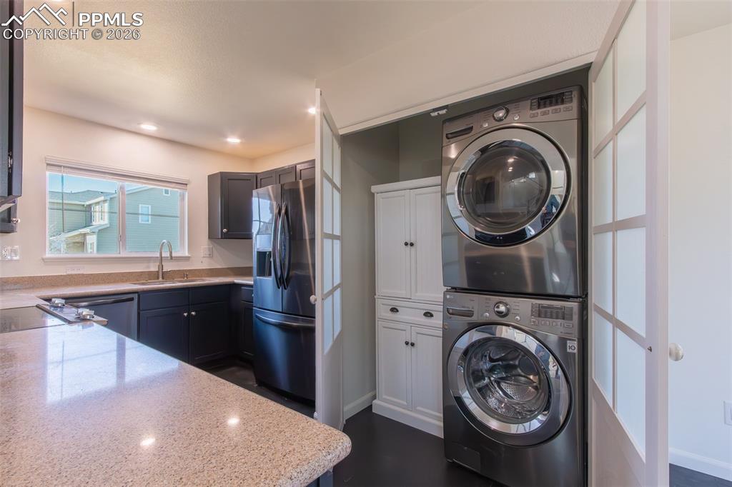 Image 9 of 38: Laundry