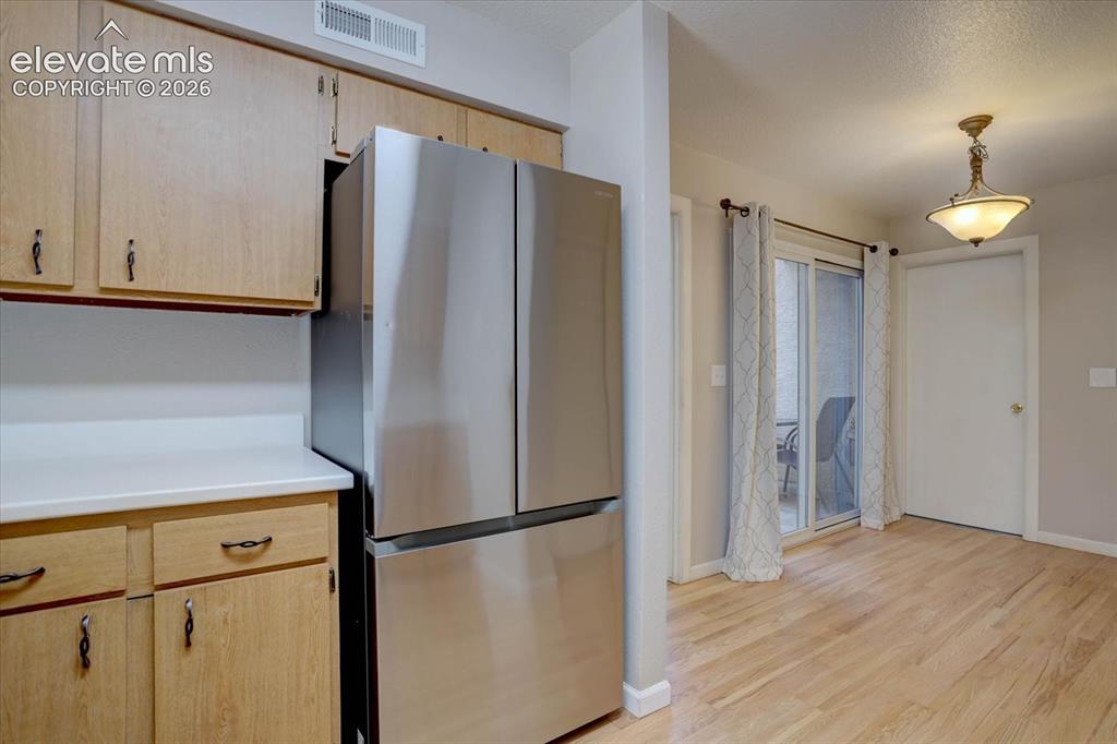 Image 12 of 46: Kitchen