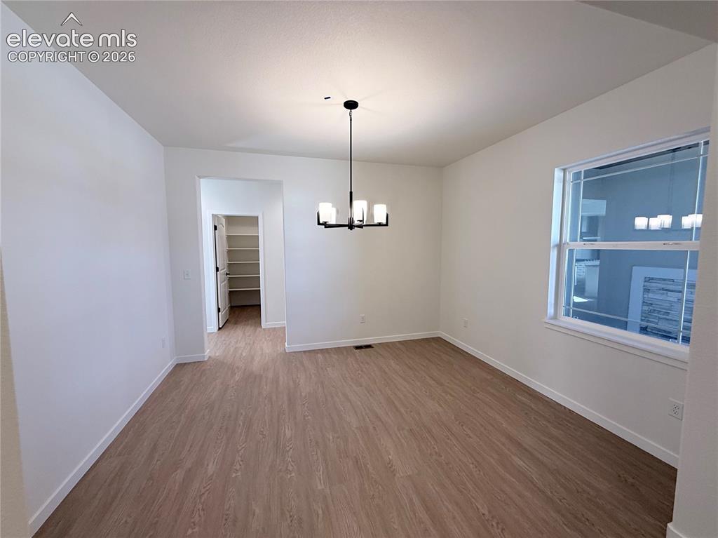 Image 13 of 46: Dining Area