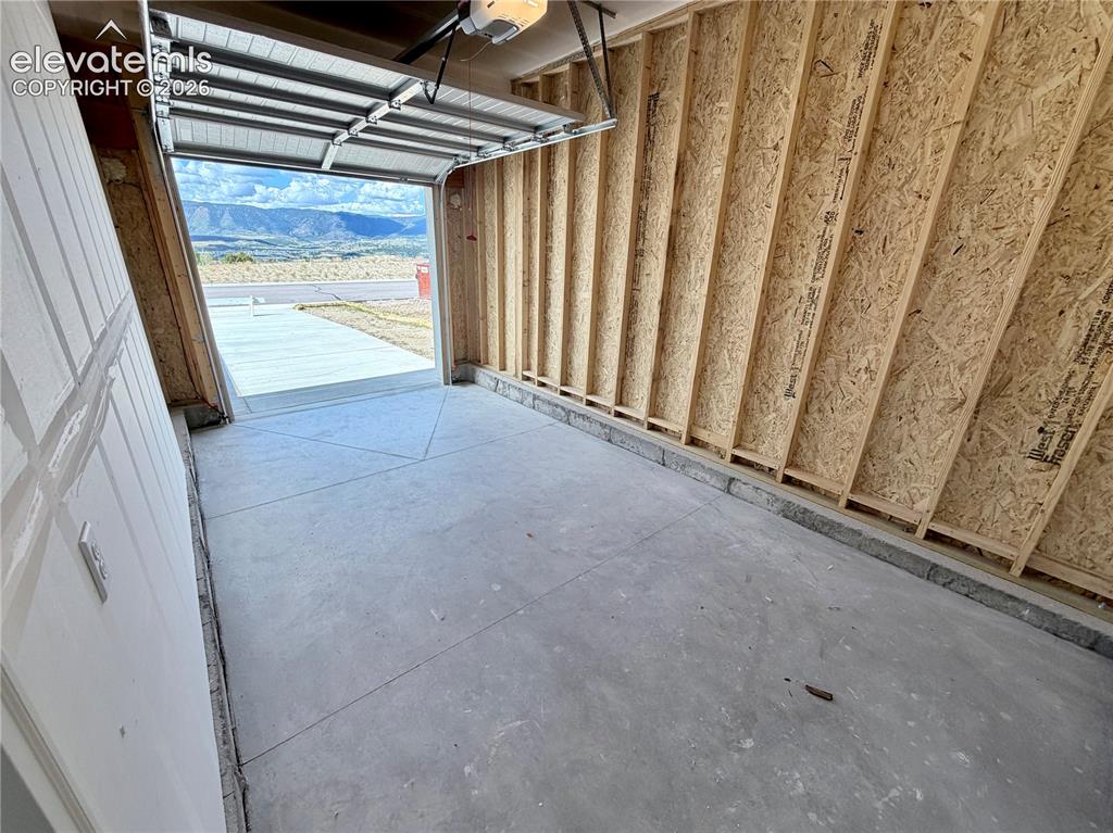 Image 43 of 46: 1 Car Frontload Garage