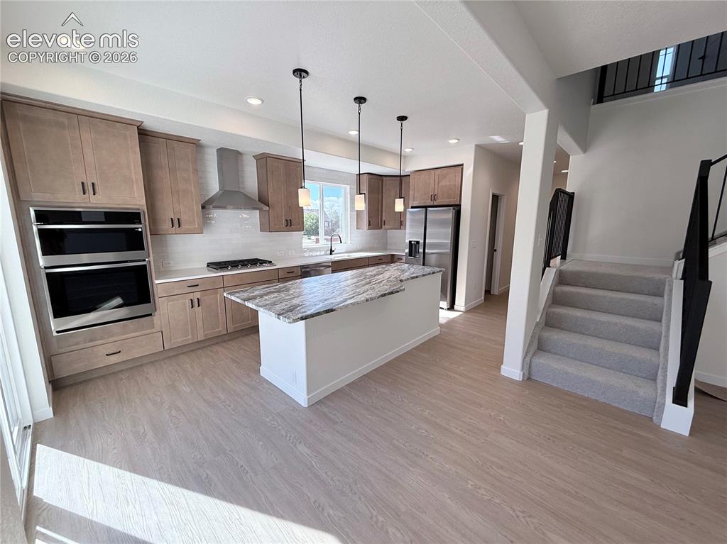 Image 5 of 46: Kitchen