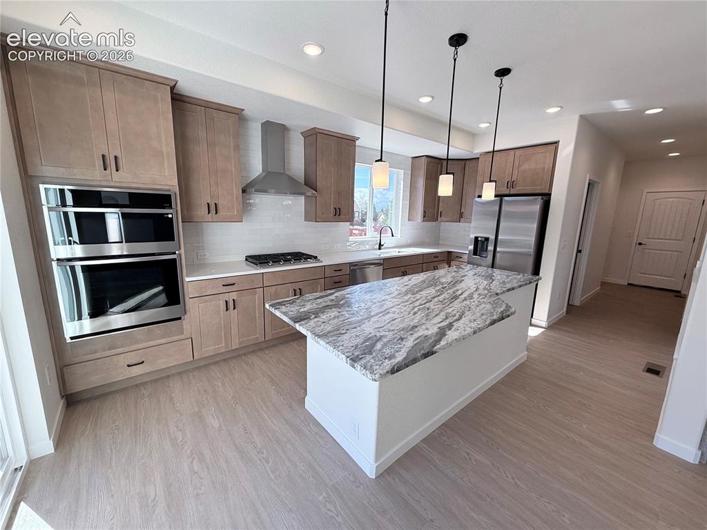 Image 6 of 46: Kitchen