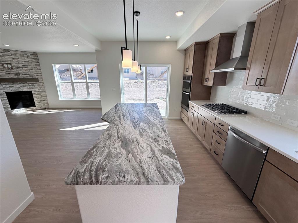 Image 9 of 46: Kitchen