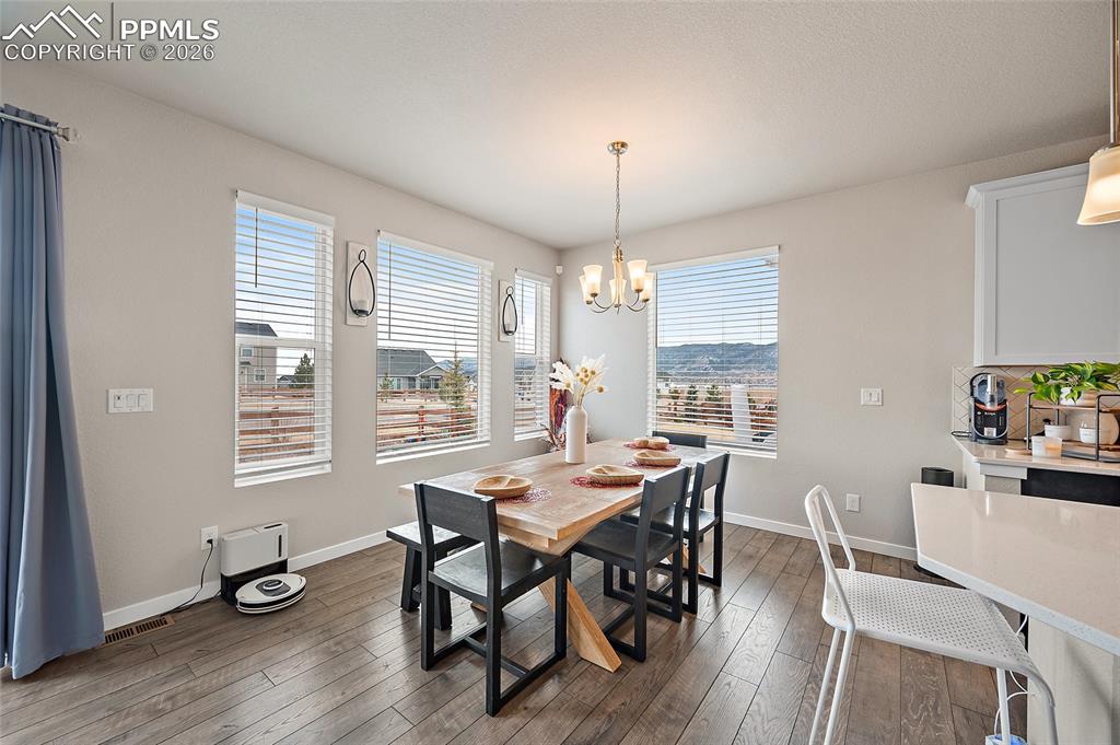 Image 12 of 46: Dining Area