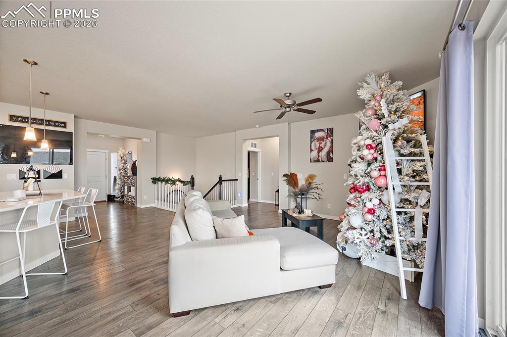 Image 14 of 46: Living Room