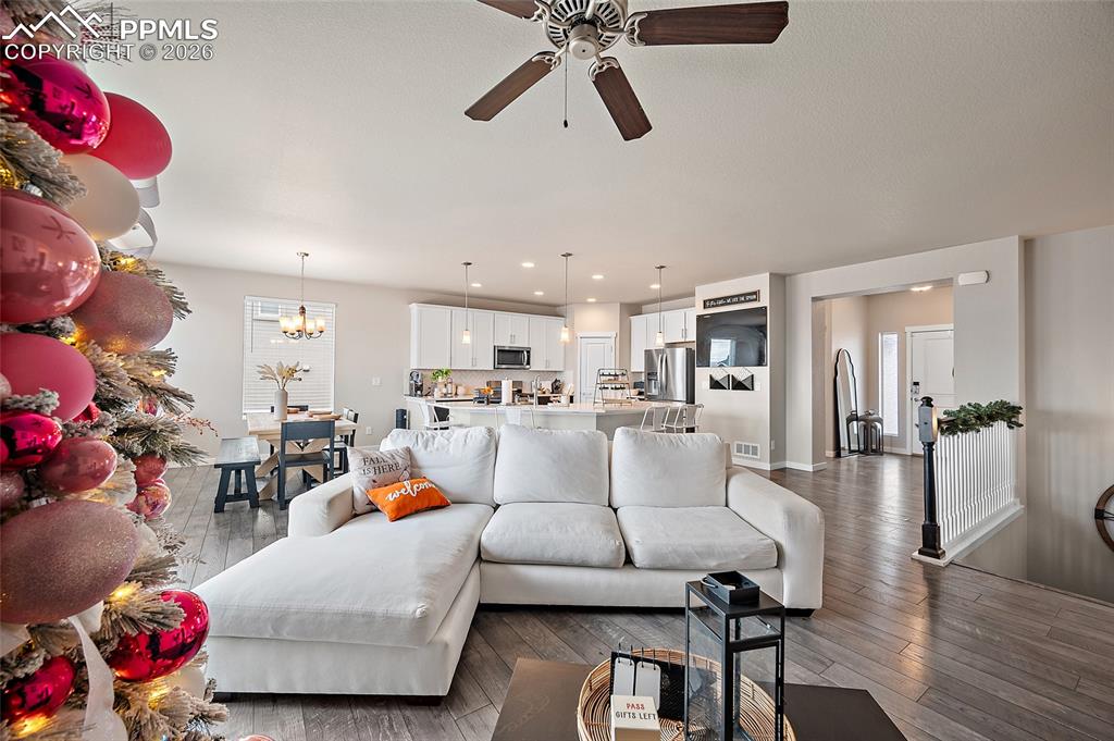 Image 15 of 46: Living Room