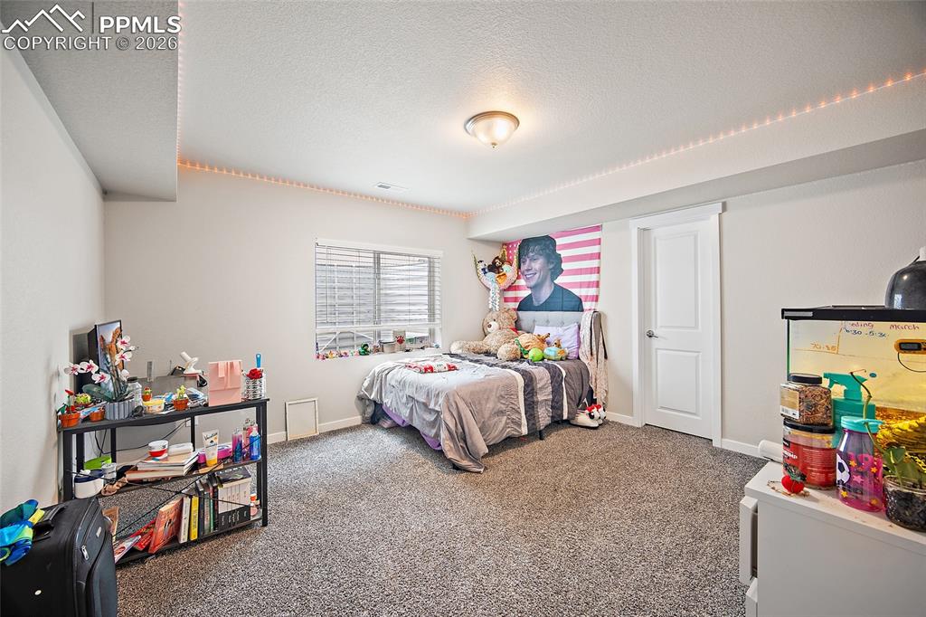 Image 31 of 46: Bedroom