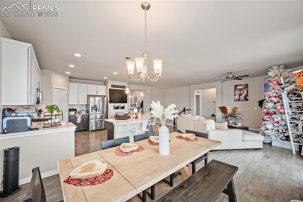 Image 7 of 46: Dining Area