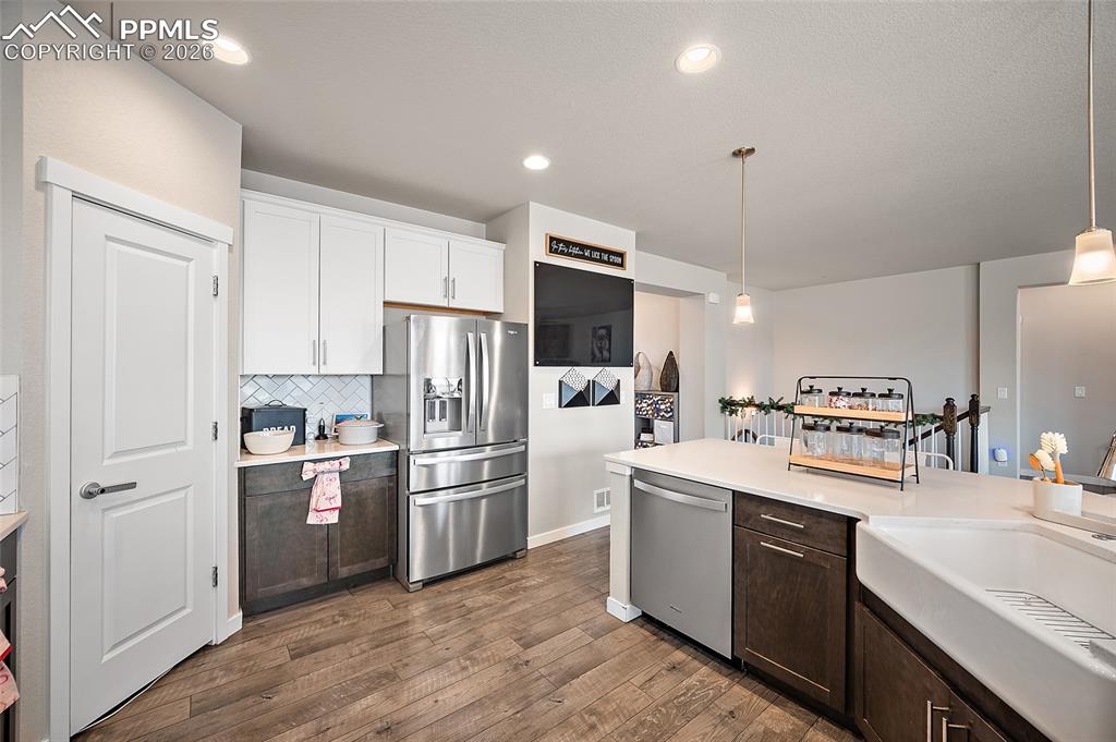 Image 8 of 46: Kitchen