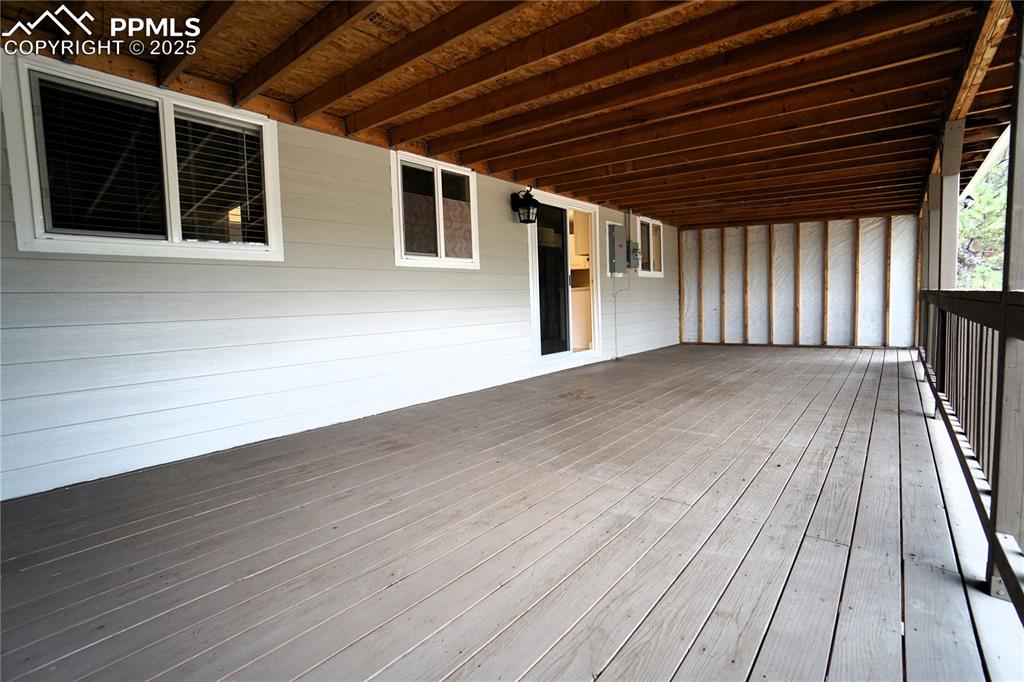 Image 14 of 38: Deck