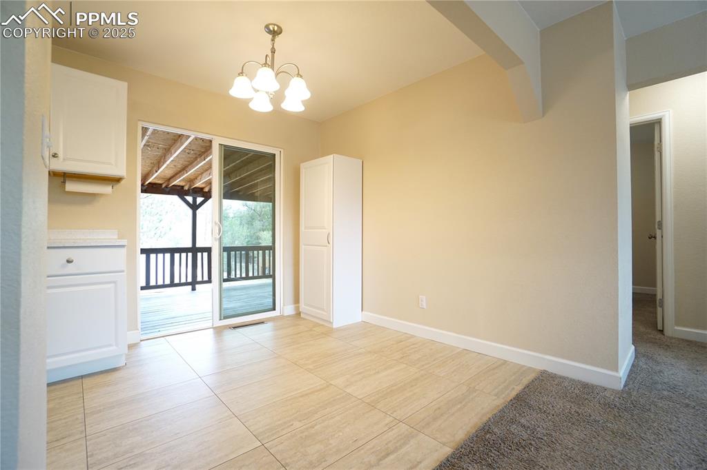 Image 15 of 38: Dining Area