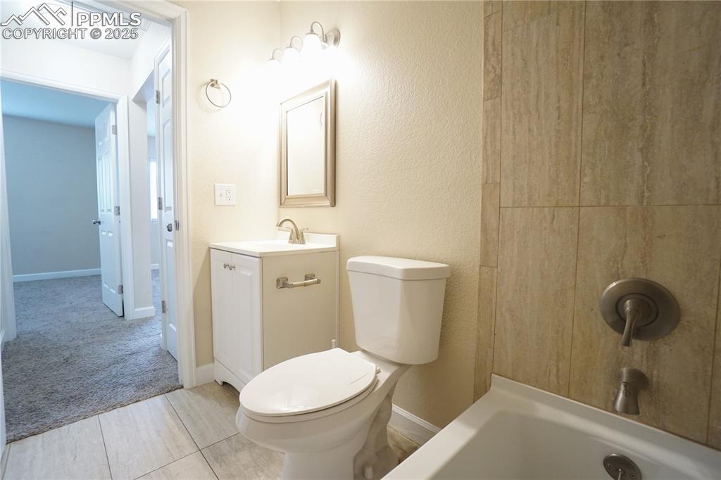 Image 18 of 38: Bathroom