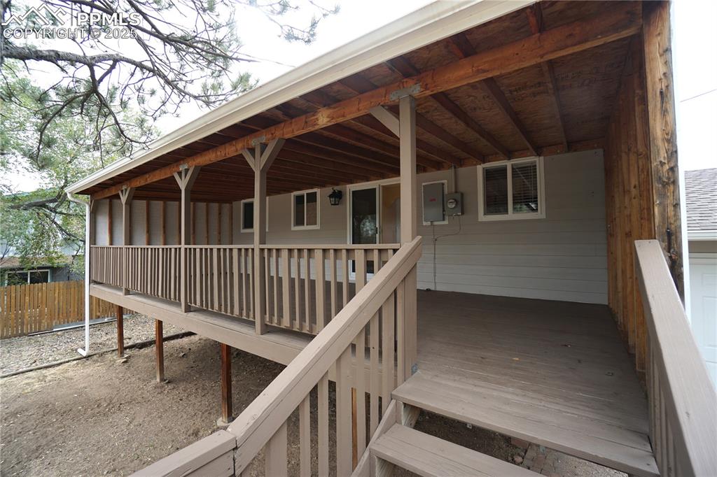 Image 32 of 38: Deck