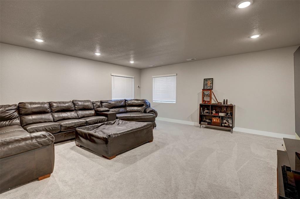 Image 20 of 28: Living Room