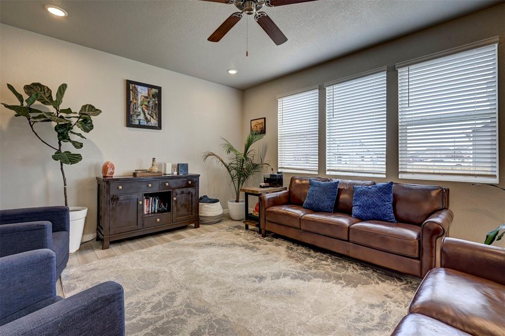 Image 5 of 28: Living Room