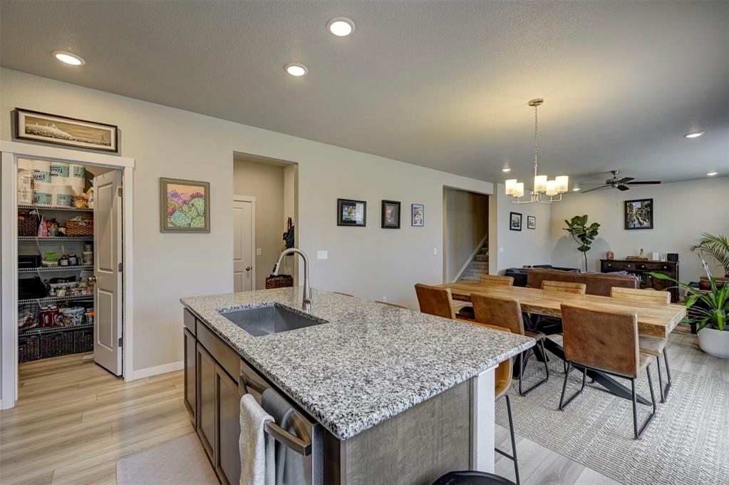 Image 8 of 28: Kitchen