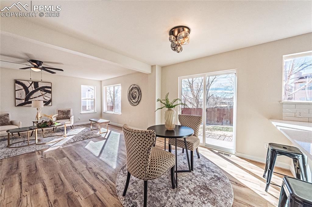 Image 11 of 31: Dining Area