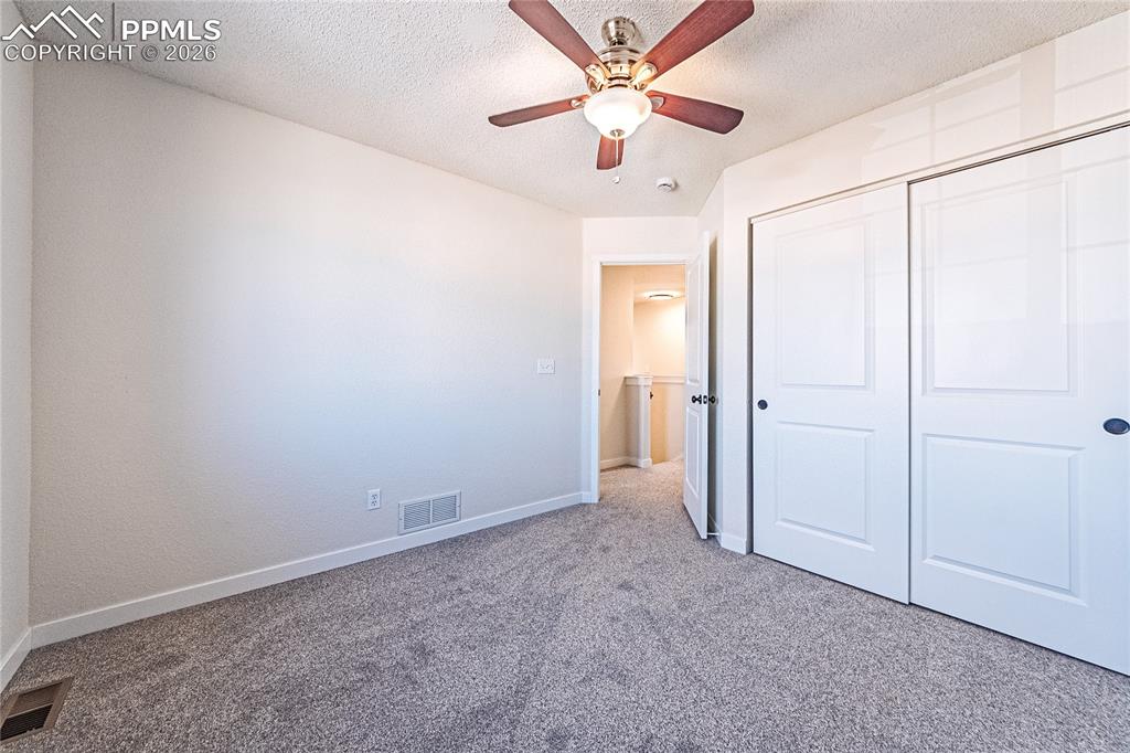 Image 25 of 31: Bedroom