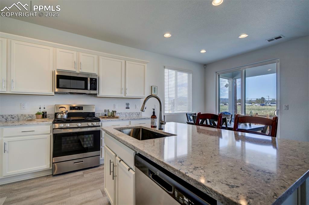 Image 10 of 36: Kitchen