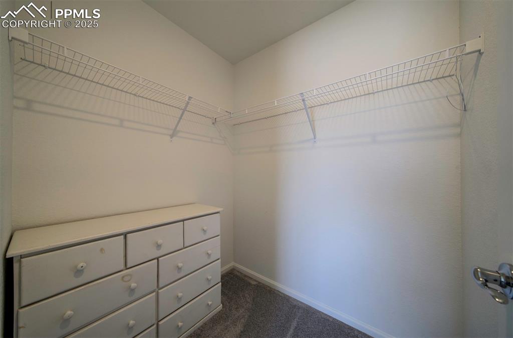 Image 24 of 36: Closet