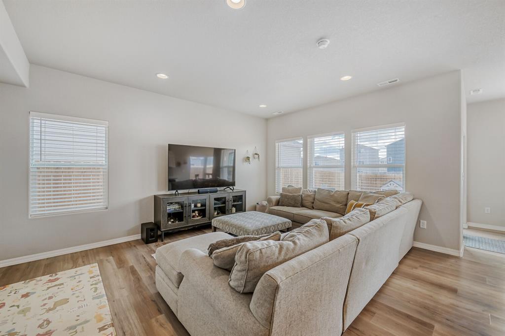 Image 6 of 28: Living Room