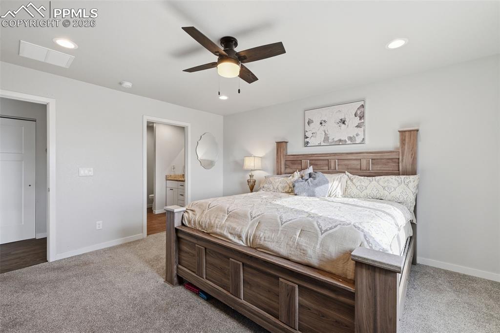 Image 13 of 29: Bedroom