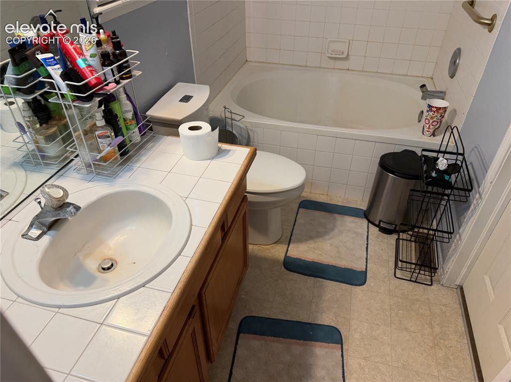 Image 12 of 49: Bathroom